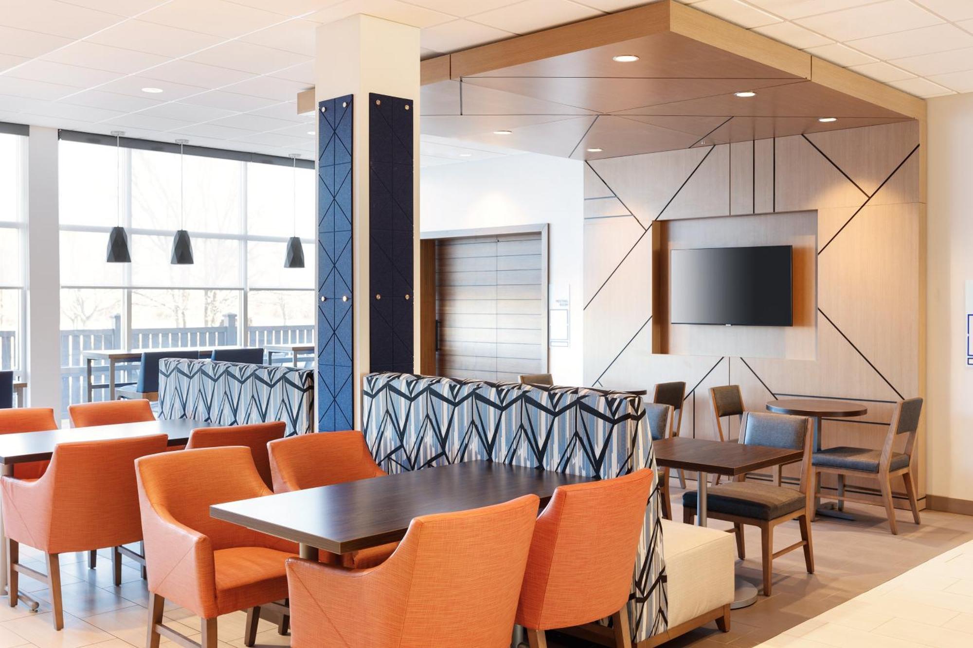 Comfort Cincinnati Airport Hotel 2*