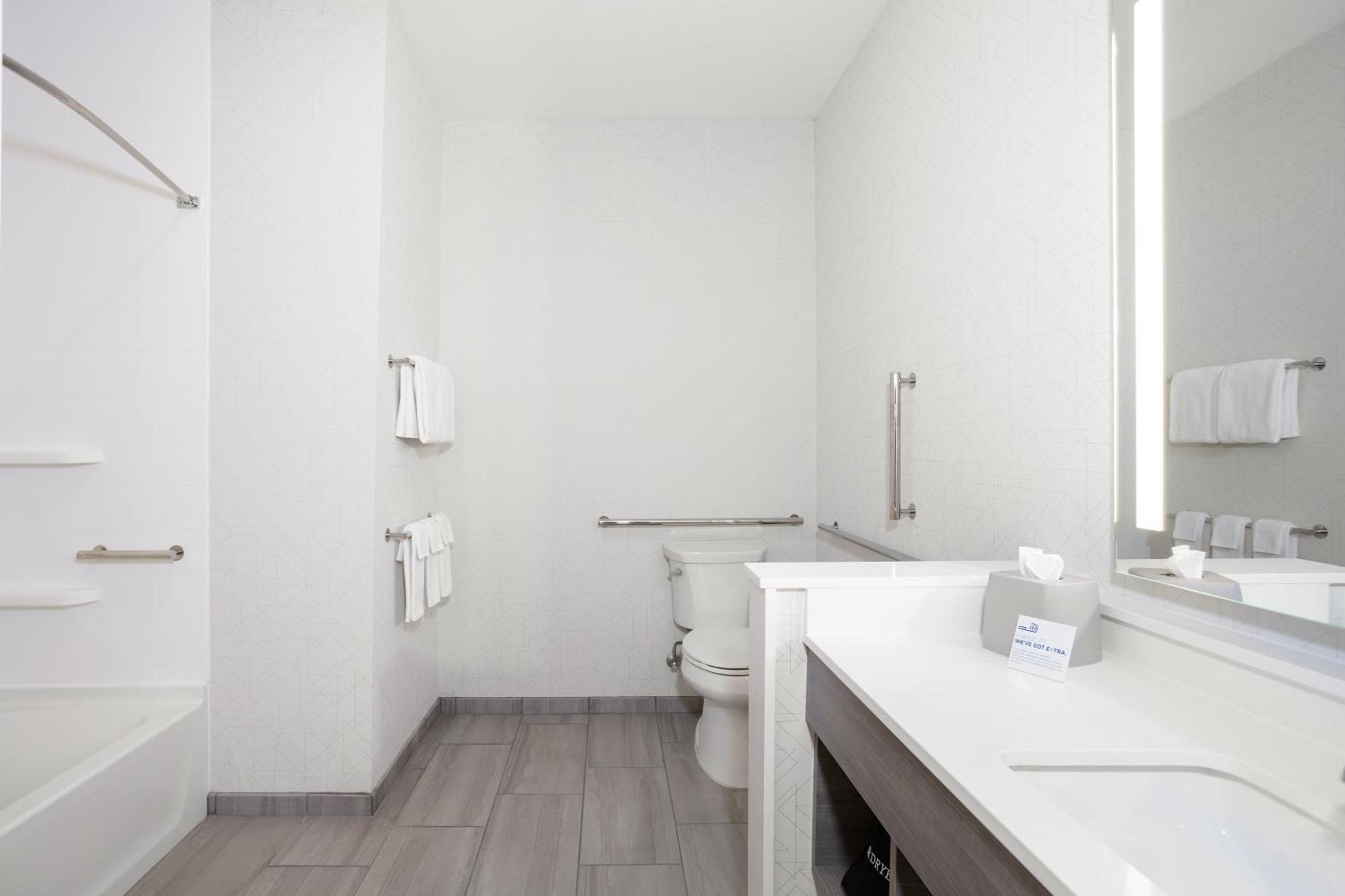 Comfort Cincinnati Airport Hotel 2*